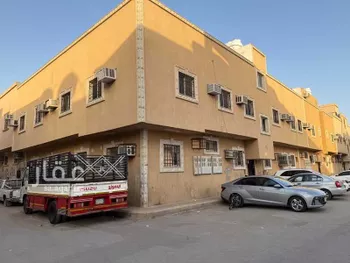 عمارة للبيع في شارع الريشية, حي عتيقة, مدينة الرياض, منطقة الرياض صورة 3