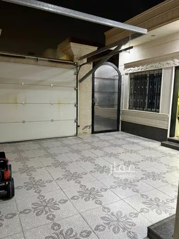 فيلا للبيع في شارع المحايدة, حي المعيزيلة, مدينة الرياض, منطقة الرياض صورة 3