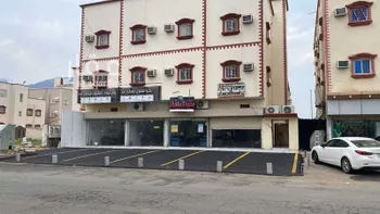 عمارة للبيع في شارع اسامة بن زيد ، حي الحيلة الغربي ، محايل عسير ، محايل