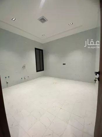 دور للبيع في شارع عين صالح, حي عكاظ, مدينة الرياض, منطقة الرياض صورة 4
