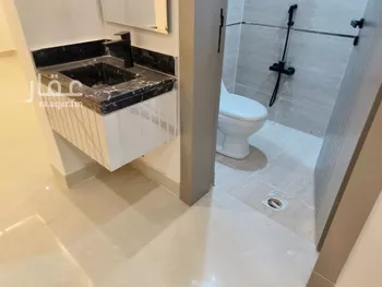 شقة للبيع في شارع عبدالملك الفتني, حي بدر, مدينة الرياض, منطقة الرياض صورة 2