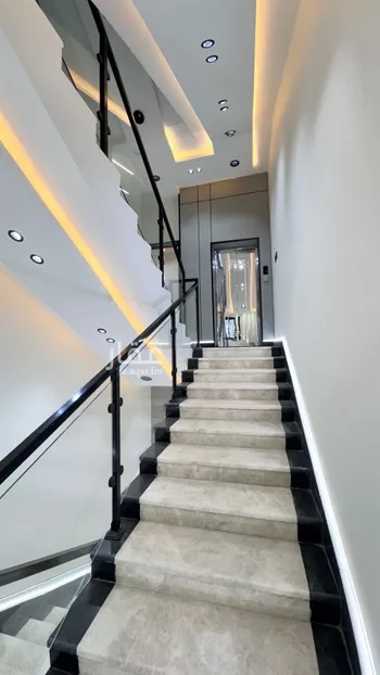 دور للبيع في شارع اويس الزاهد, حي الشرف, مدينة خميس مشيط, منطقة عسير صورة 3