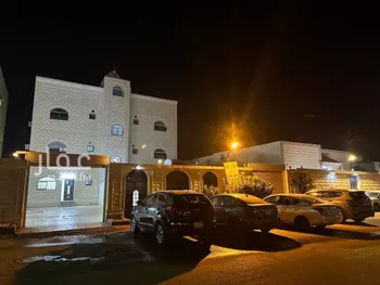 عمارة للبيع في شارع حي بدر, حي الرواد, مدينة سكاكا, منطقة الجوف صورة 2