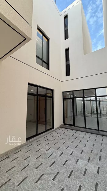 فيلا للبيع في شارع عبداللطيف بن المبارك, حي المهدية, مدينة الرياض, منطقة الرياض صورة 3