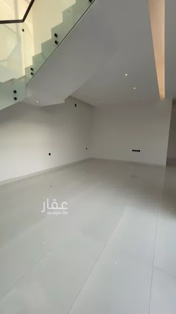 فيلا للبيع في شارع أحمد بن الحسن الأنصاري, حي المهدية, مدينة الرياض, منطقة الرياض صورة 5