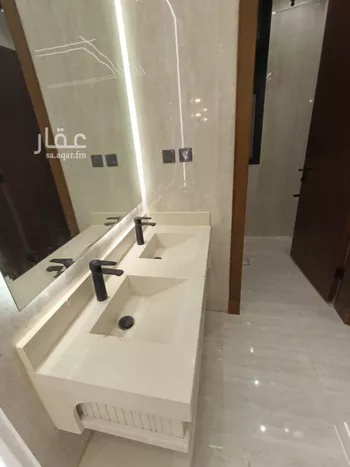 دور للبيع في شارع الخندق, حي طويق, مدينة الرياض, منطقة الرياض صورة 4