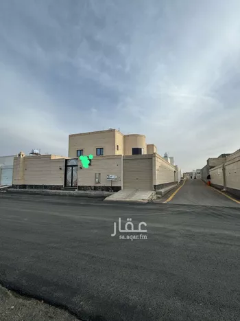 فيلا للبيع في شارع حبيش بن حذافة, حي المدائن, مدينة حائل, منطقة حائل