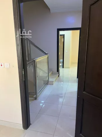 فيلا للبيع في شارع اسماعيل بن قيس بن سعد, حي الرانوناء, مدينة المدينه المنوره, منطقة المدينة المنورة صورة 4