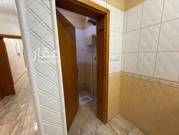 دور للإيجار في شارع عبدالرحمن الداخل, حي بدر, مدينة خميس مشيط, منطقة عسير صورة 3