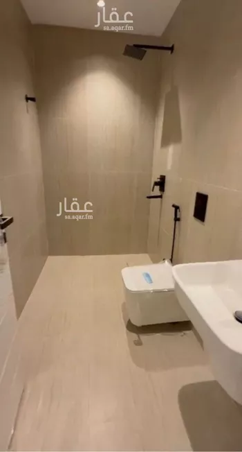 فيلا للإيجار في شارع يوسف اللخمي, حي الرمال, مدينة الرياض, منطقة الرياض صورة 2