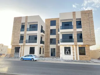 شقة للبيع في شارع عمير بن سنان بن عرفطة, حي المهدية, مدينة الرياض, منطقة الرياض صورة 2