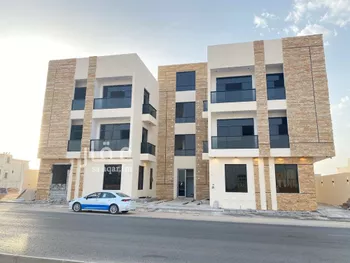 شقة للبيع في شارع أحمد بن الحسن الأنصاري, حي المهدية, مدينة الرياض, منطقة الرياض صورة 2