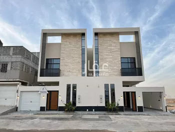 فيلا للبيع في شارع عبدالله النحوي, حي المهدية, مدينة الرياض, منطقة الرياض صورة 2