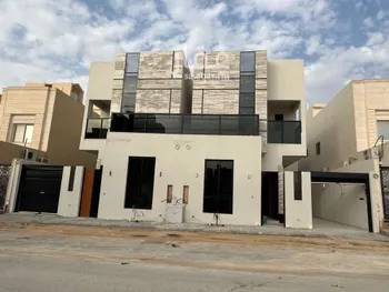 فيلا للبيع في شارع عبدالله النحوي, حي المهدية, مدينة الرياض, منطقة الرياض صورة 2