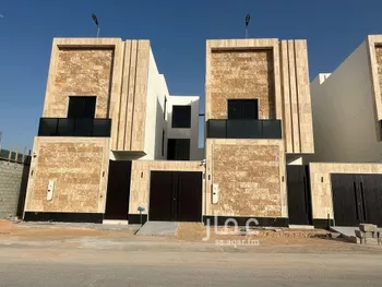 فيلا للبيع في شارع عبدالقادر بن عبدالوارث, حي المهدية, مدينة الرياض, منطقة الرياض صورة 2