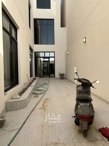 فيلا للبيع في شارع عبدالقادر بن عبدالوارث, حي المهدية, مدينة الرياض, منطقة الرياض صورة 4