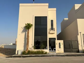 فيلا للبيع في شارع أحمد بن هاشم, حي المهدية, مدينة الرياض, منطقة الرياض صورة 3