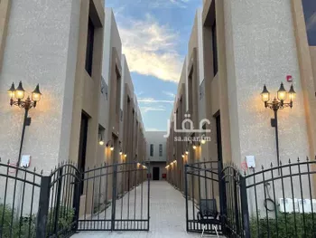 فيلا للإيجار في شارع أحمد بن عيسى, حي الرمال, مدينة الرياض, منطقة الرياض