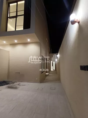 دور للبيع في شارع أبان بن صالح, حي عكاظ, مدينة الرياض, منطقة الرياض صورة 2