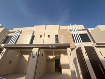 شقة للبيع في شارع إبراهيم بن المحب الطبري, حي بدر, مدينة الرياض, منطقة الرياض