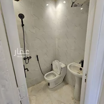 شقة للإيجار في شارع عبدالله الدينوري, حي الملك فيصل, مدينة الرياض, منطقة الرياض صورة 2
