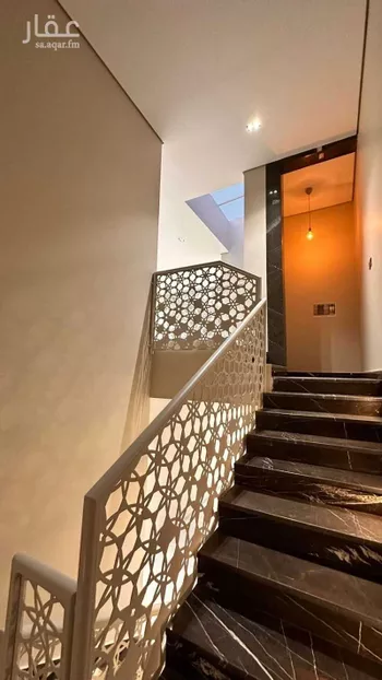دور للبيع في شارع أحمد بن محمد العيالي, حي عكاظ, مدينة الرياض, منطقة الرياض صورة 2