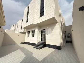 فيلا للبيع في شارع عبدالواحد ابن الحسين, حي الرحبة, مدينة امارة منطقة مكة المكرمة - الطائف, منطقة مكة المكرمة صورة 2