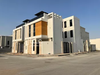 فيلا للبيع في شارع شارع ابن أبي الشكر الفلكي, حي المهدية, مدينة الرياض, منطقة الرياض صورة 2