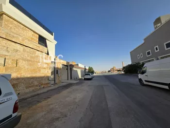 فيلا للبيع في شارع الحارث بن كلدة الثقفي, حي العوالي, مدينة الرياض, منطقة الرياض صورة 2