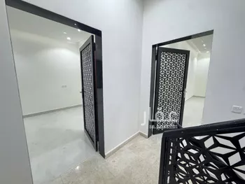 دور للبيع في شارع ابن مسلمة, حي العريجاء الغربي, مدينة الرياض, منطقة الرياض صورة 5