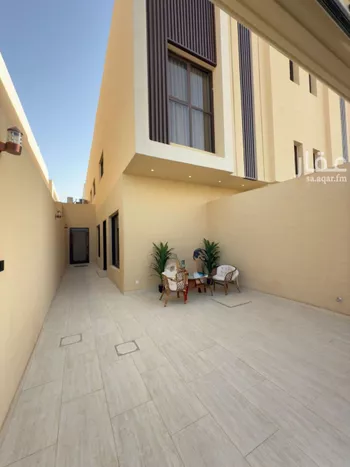 دور للبيع في شارع علي بن هبيرة, حي عكاظ, مدينة الرياض, منطقة الرياض صورة 3