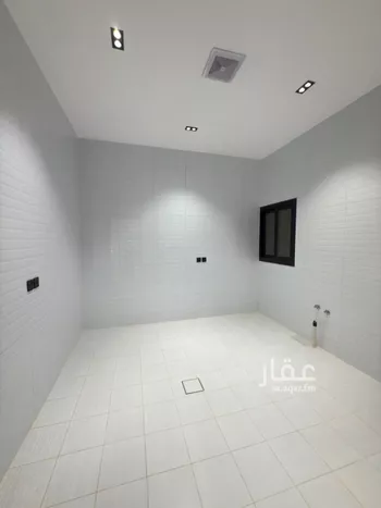 دور للبيع في شارع علي بن هبيرة, حي عكاظ, مدينة الرياض, منطقة الرياض صورة 2