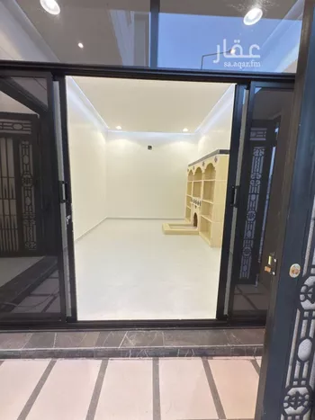 فيلا للبيع في شارع النغيق, حي طيبة, مدينة الرياض, منطقة الرياض صورة 3