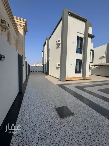فيلا للبيع في شارع هند بنت ابي امية, حي الزهور, مدينة صامطه, منطقة جازان صورة 3