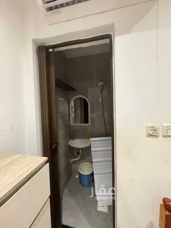 غرفة للإيجار في شارع صخر بن القعقاع ، حي الصفا ، جدة ، جدة صورة 3