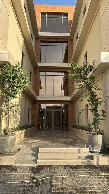 عمارة للبيع في شارع عمير بن سنان بن عرفطة, حي المهدية, مدينة الرياض, منطقة الرياض صورة 2