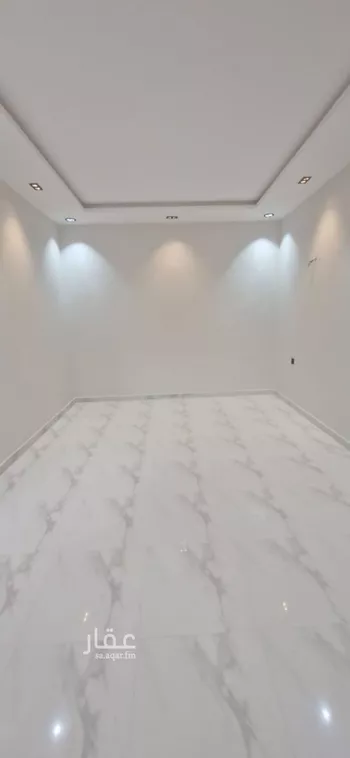 فيلا للبيع في شارع مصطفى عبدالرزاق, حي عكاظ, مدينة الرياض, منطقة الرياض صورة 3