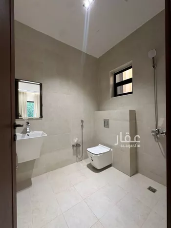 دور للبيع في شارع عبدالرحمن ابن مقبل, حي عكاظ, مدينة الرياض, منطقة الرياض صورة 4