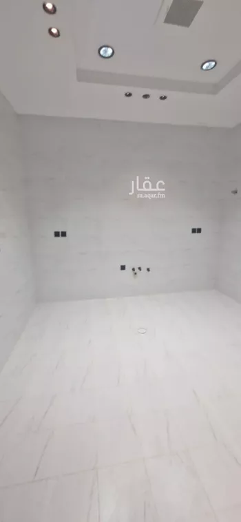 فيلا للبيع في شارع مصطفى عبدالرزاق, حي عكاظ, مدينة الرياض, منطقة الرياض صورة 2