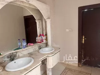 فيلا للبيع في شارع كنانة, حي العزيزية, مدينة الرياض, منطقة الرياض صورة 5