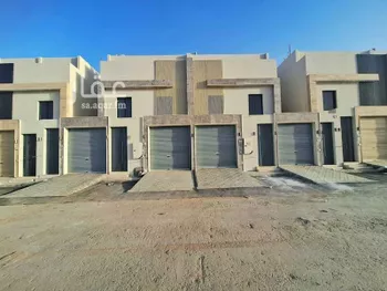 فيلا للبيع في شارع حامد القاري, حي عكاظ, مدينة الرياض, منطقة الرياض صورة 2