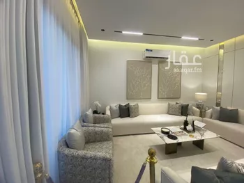 فيلا للبيع في شارع المغيره بن نوفل, حي عكاظ, مدينة الرياض, منطقة الرياض صورة 5