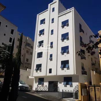 شقة للبيع في شارع شارع الدامون, حي الوصايف, مدينة ابها, منطقة عسير