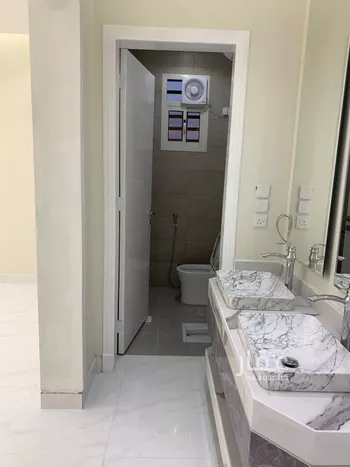 شقة للبيع في شارع عبدالرحمن ابن قيظي ابن قيس, حي المصيف, مدينة خميس مشيط, منطقة عسير صورة 3