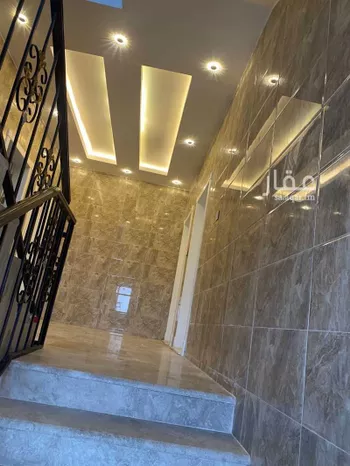 عمارة للبيع في شارع 4983415, حي العزيزية, مدينة الجبيل, المنطقة الشرقية صورة 4