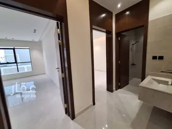 فيلا للبيع في شارع عبدالرحمن القاضي, حي عكاظ, مدينة الرياض, منطقة الرياض صورة 5