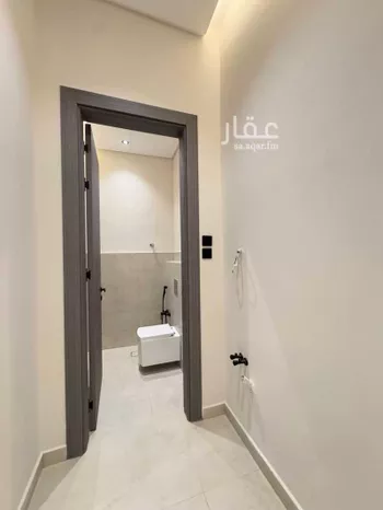 دور للبيع في شارع إبراهيم القيسي, حي العارض, مدينة الرياض, منطقة الرياض صورة 5