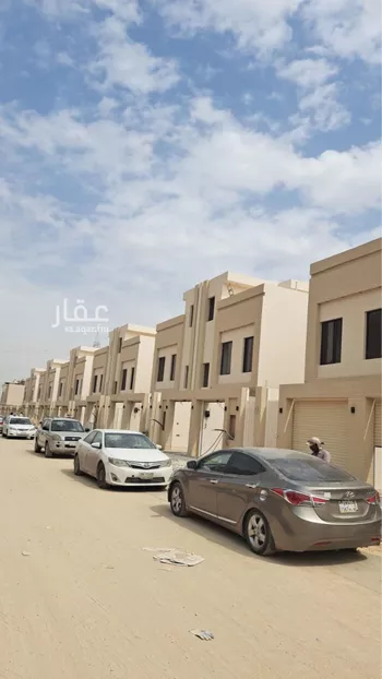 دور للبيع في شارع الفاخره, حي عكاظ, مدينة الرياض, منطقة الرياض