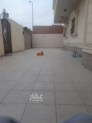 فيلا للبيع في شارع سالم البصري, حي ضاحية الملك فهد, مدينة الدمام, المنطقة الشرقية