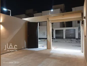 دور للبيع في شارع الامام مالك, حي بدر, مدينة الرياض, منطقة الرياض صورة 4